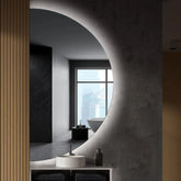 Specchio LED Mezza Luna | Controllo tramite interruttore a muro | Luce bianca fredda - Reyze Serie Ambient Modello 1 - Lato Sinistro