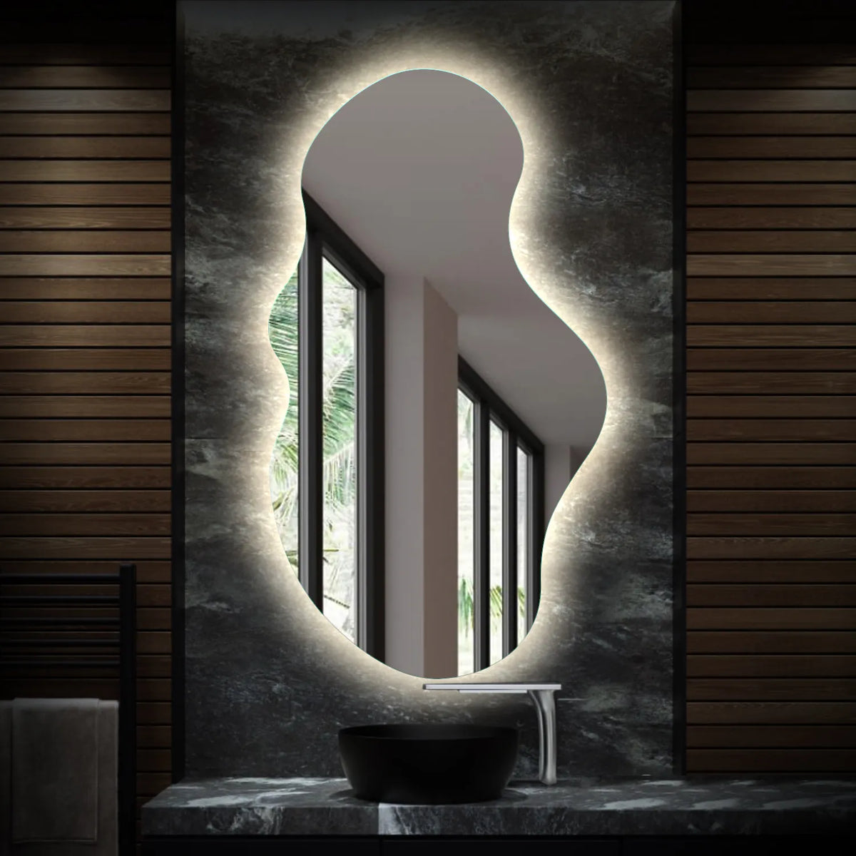 Specchio LED Asimmetrico 2 | Controllo tramite interruttore a muro | Luce bianca neutra - Reyze Serie Ambient Modello 1 - Verticale